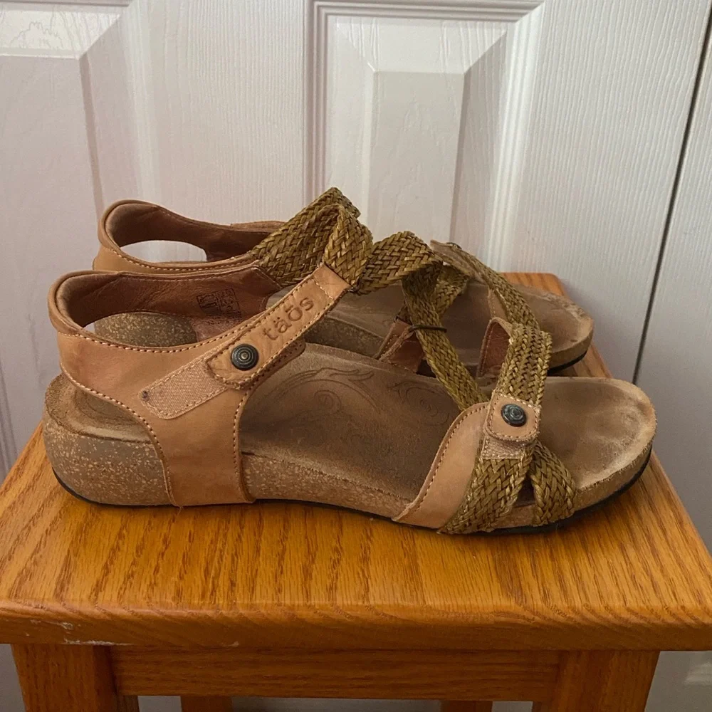 täōs Trulie Camel Woven Leather Strappy‎ Cork Comfort Sandal SZ 41 (10-10.5)